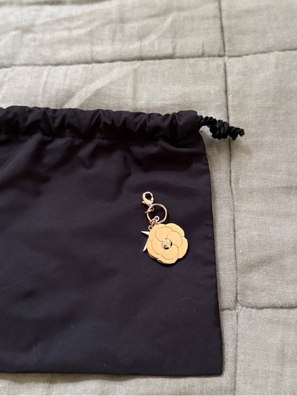 Chanel Make Up Bag - Picture 4 of 4